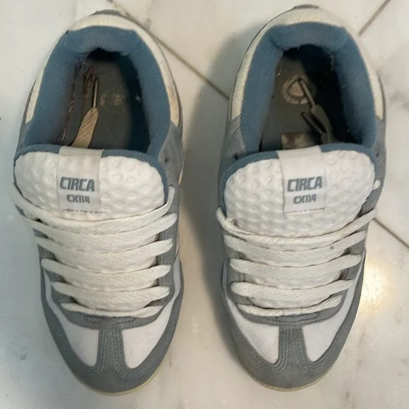 Circa CX114, women’s 9 or men youth 7-7.5, blue gray and white skateboard shoe - Picture 3 of 8